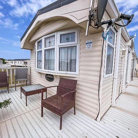 Brilliant Caravan For Hire At Manor Park In Hunstanton Norfolk Ref 23176K Hotel Exterior foto