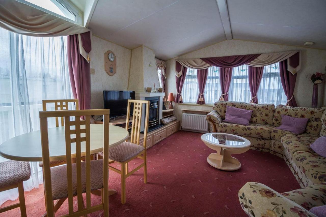 Brilliant Caravan For Hire At Manor Park In Hunstanton Norfolk Ref 23176K Hotel Exterior foto