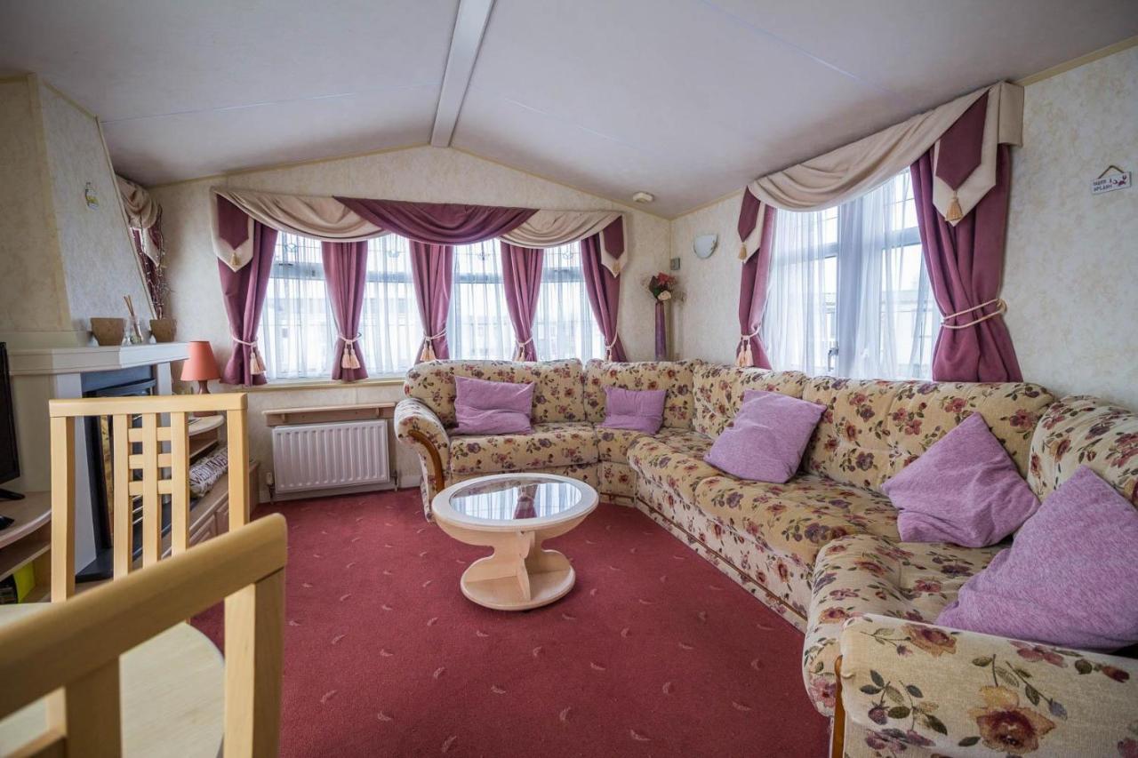 Brilliant Caravan For Hire At Manor Park In Hunstanton Norfolk Ref 23176K Hotel Exterior foto