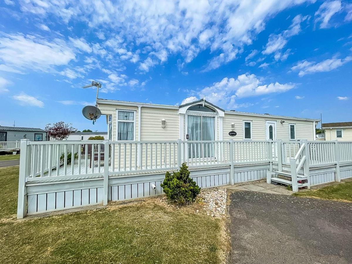 Brilliant Caravan For Hire At Manor Park In Hunstanton Norfolk Ref 23176K Hotel Exterior foto