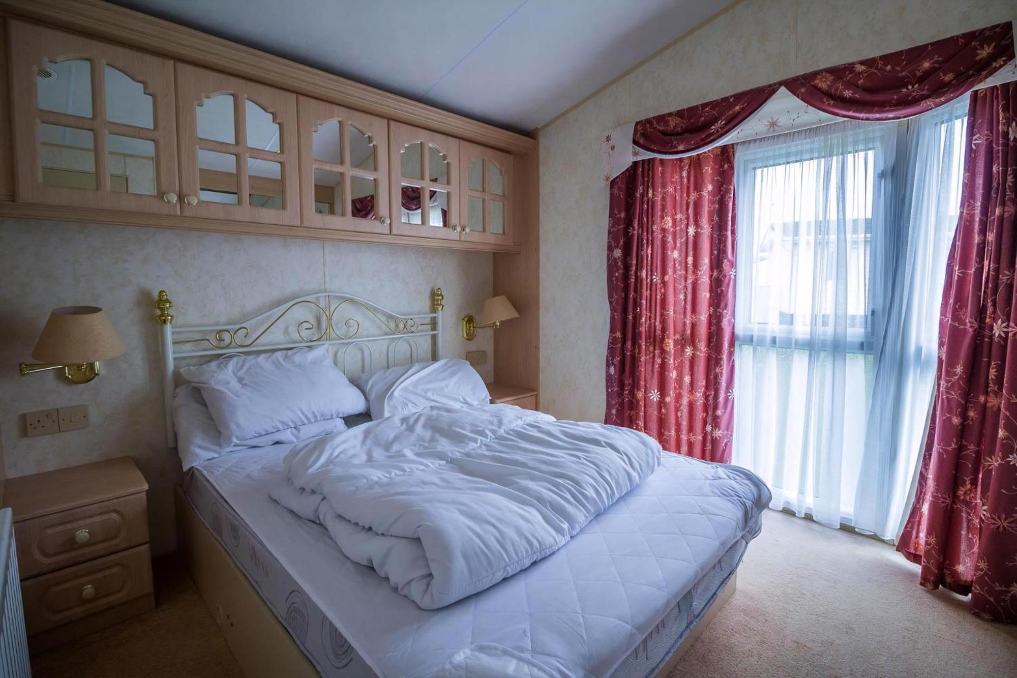 Brilliant Caravan For Hire At Manor Park In Hunstanton Norfolk Ref 23176K Hotel Exterior foto
