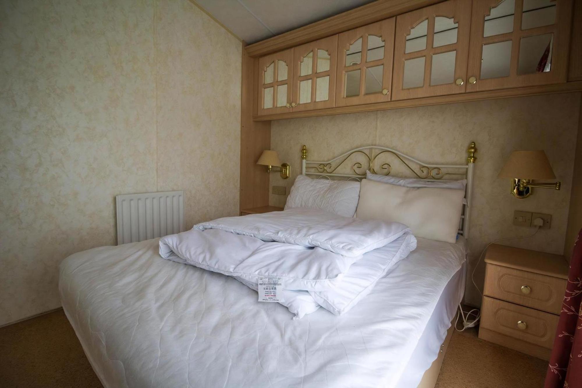 Brilliant Caravan For Hire At Manor Park In Hunstanton Norfolk Ref 23176K Hotel Exterior foto