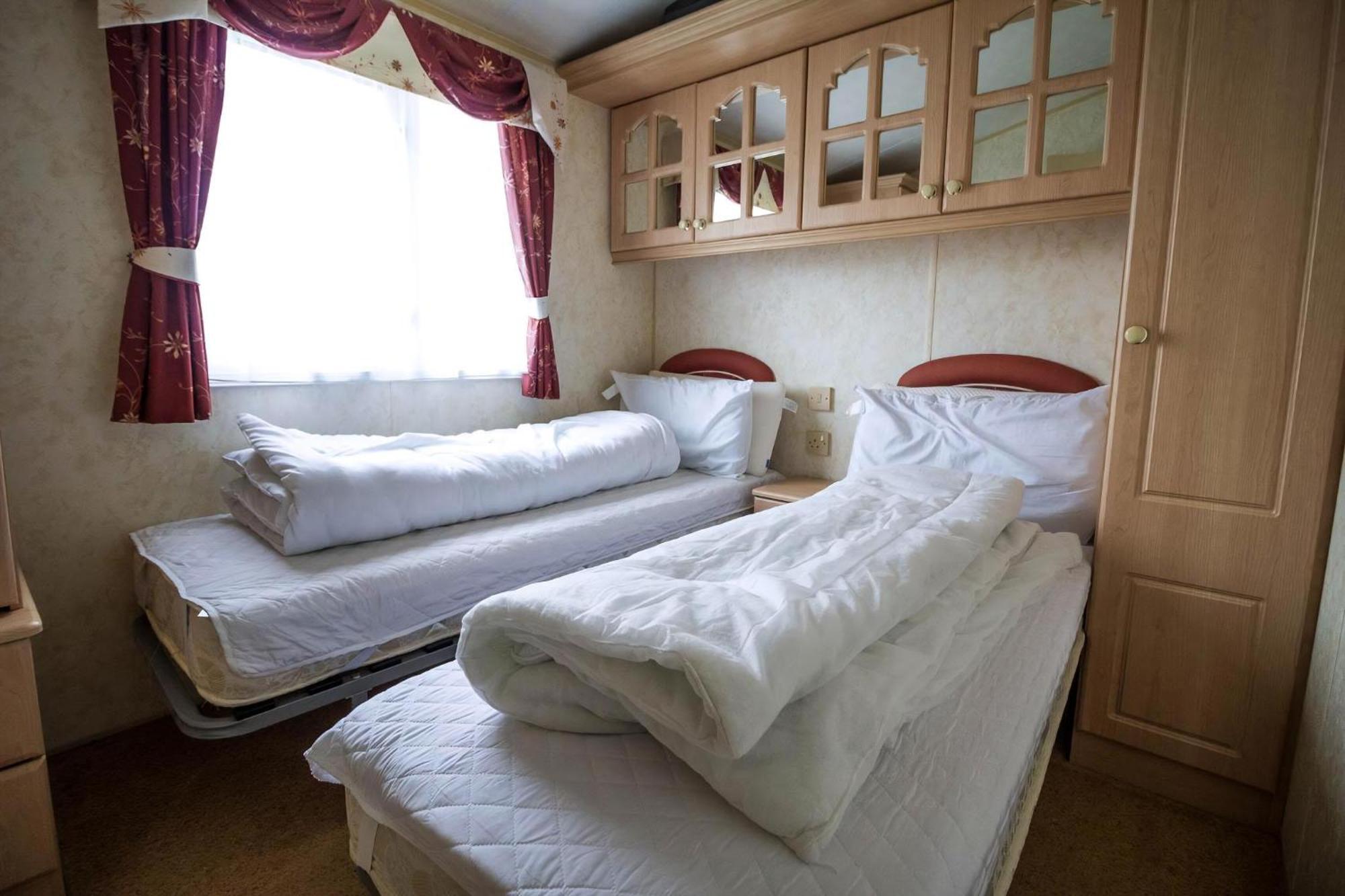 Brilliant Caravan For Hire At Manor Park In Hunstanton Norfolk Ref 23176K Hotel Exterior foto